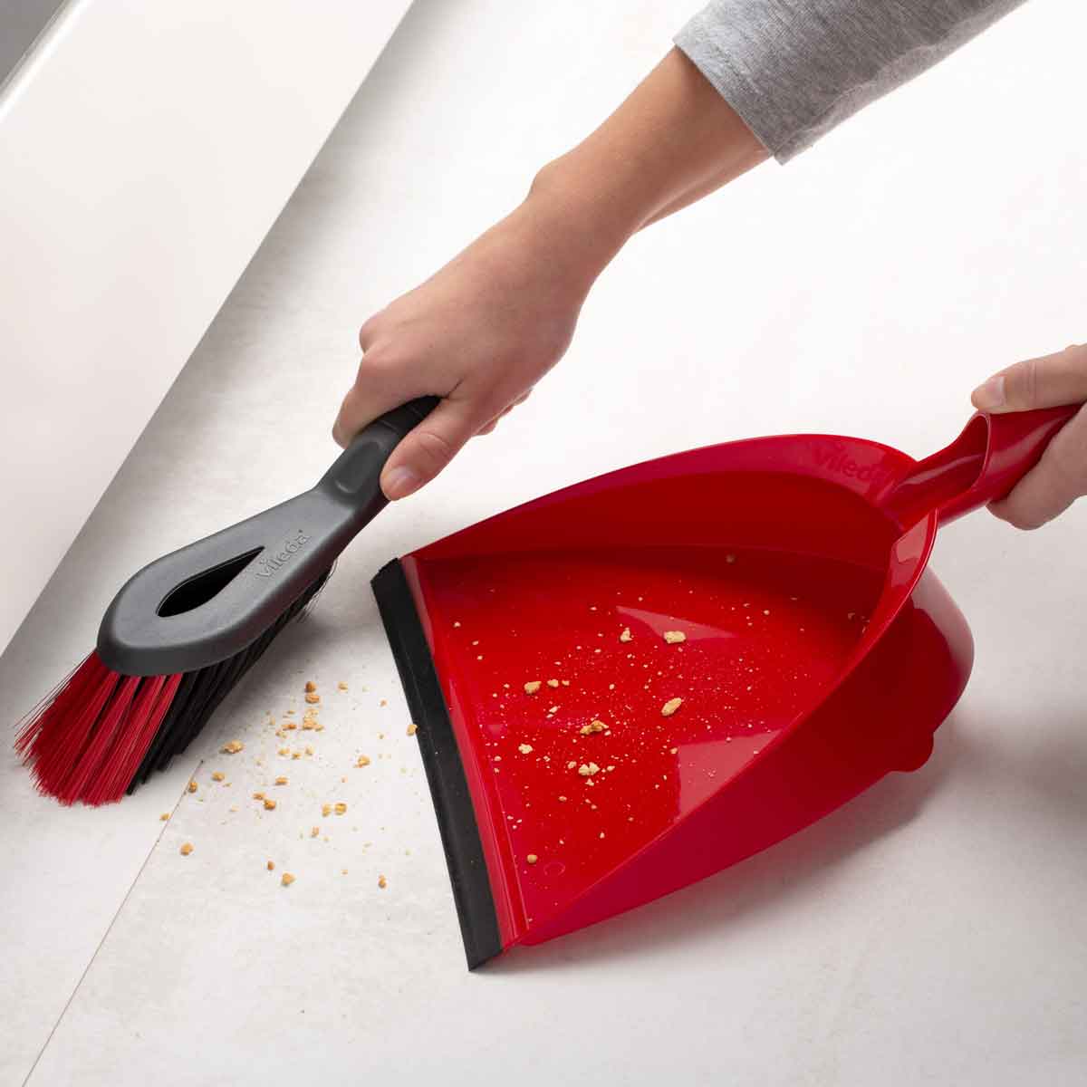 Vileda 2 in 1 Dustpan & Brush Set